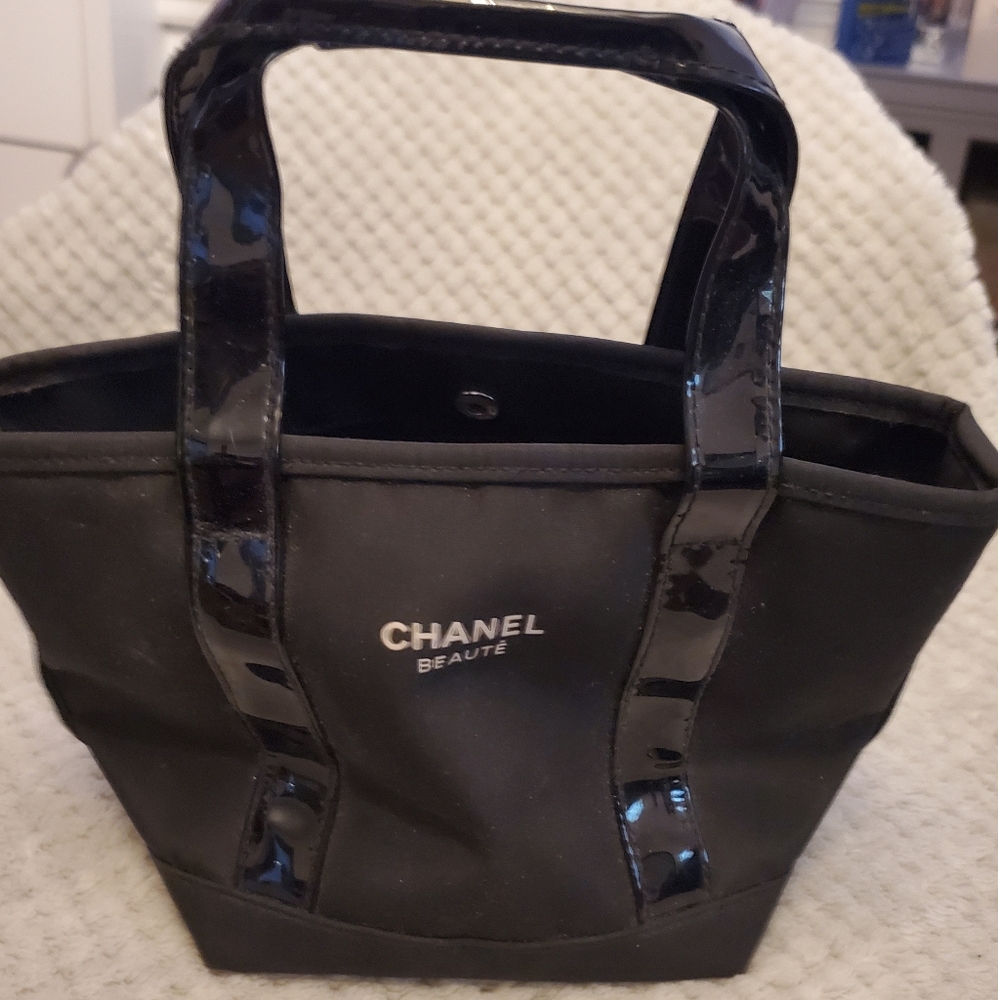 Chanel mini cosmetics bag